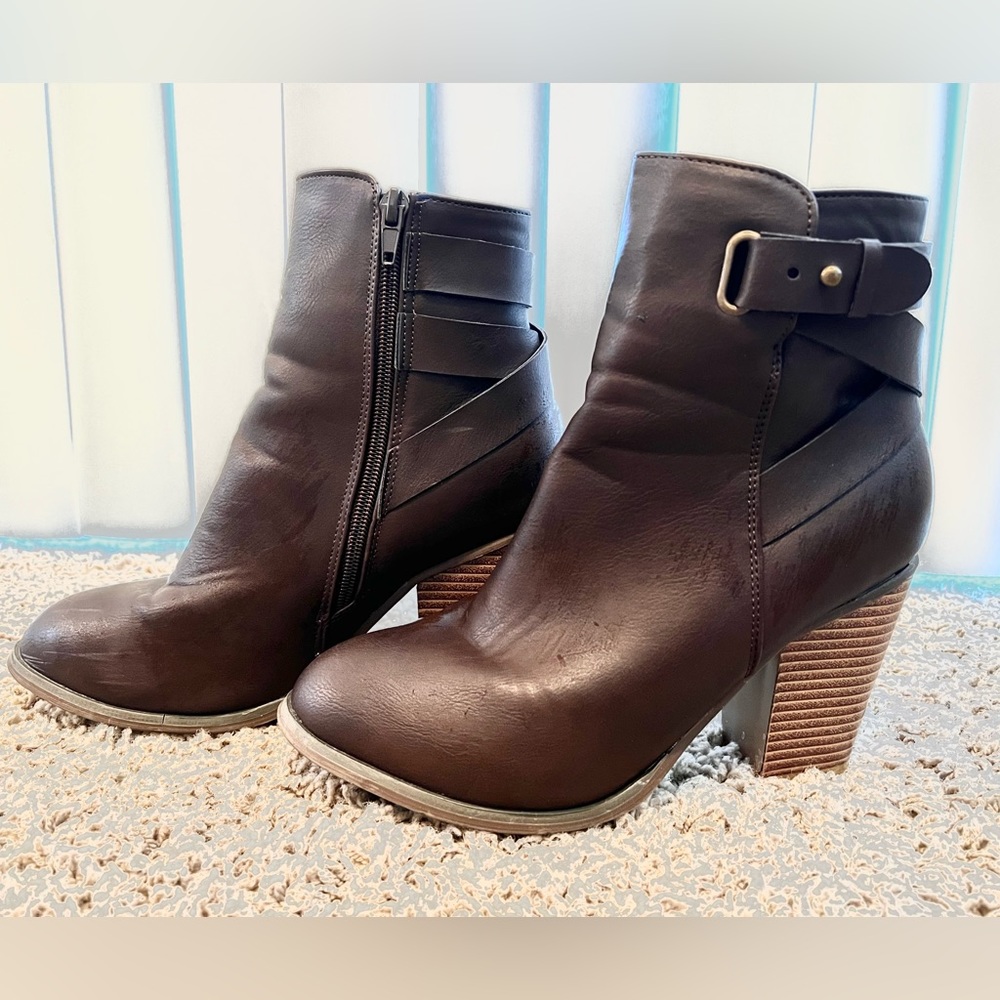 Brown faux leather women’s ankle boot
